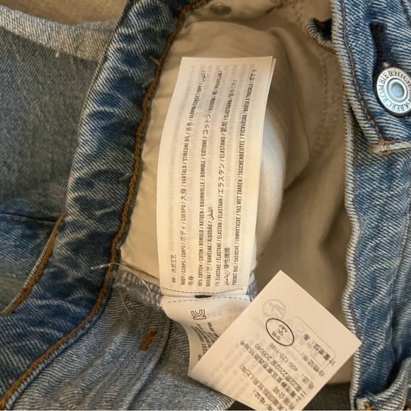 Abercrombie and Fitch The Baggy Short Mid Rise Medium Wash Size 34 (18) - Picture 4 of 4